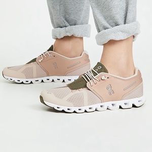 OnCloud On running shoes rosebrown 9-Gently used